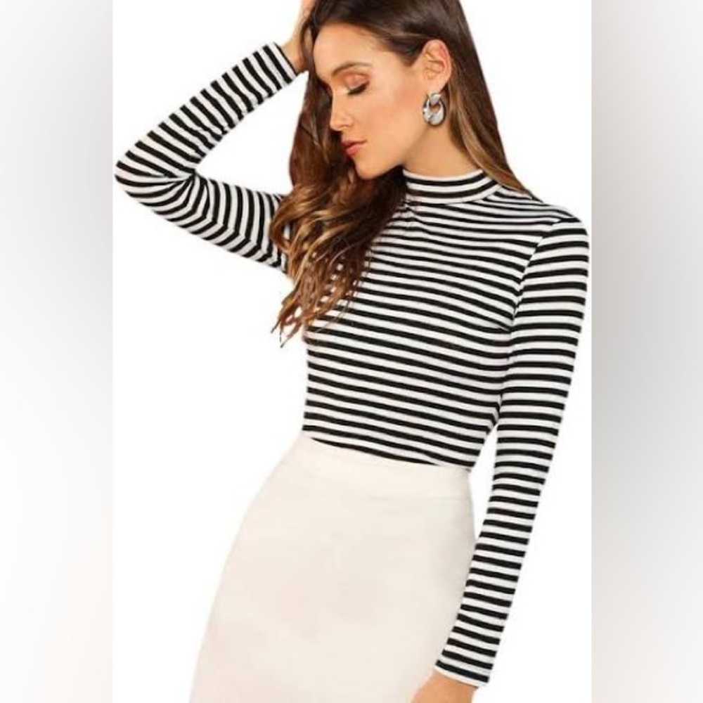 Women’s crop top long sleeve mock neck size medium